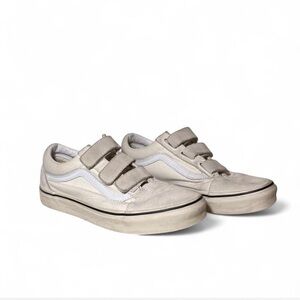 Vans Old Skool V in Marshmallow/Turtle Dove Suede and Canvas Trainers